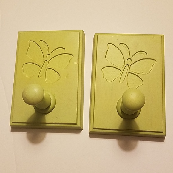 Other - Spring Green Wood Butterfly Wall Pegs Nursery